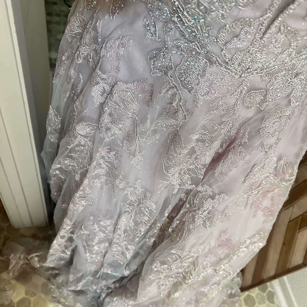 Gown - Picture 8 of 10